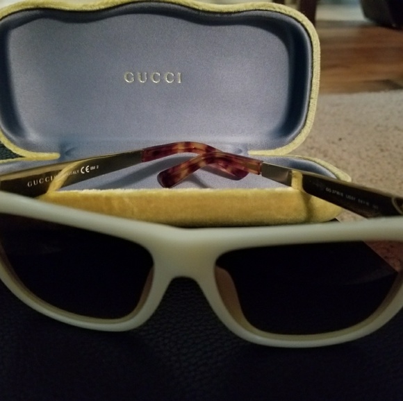 GUCCI SUNGLASSES - Picture 2 of 8